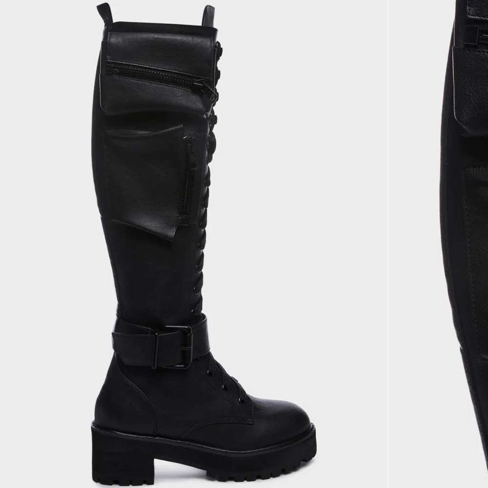 Sugar thrillz black obsidian pocket boots in size 8!